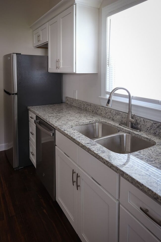 Building Photo - 7 Welch St