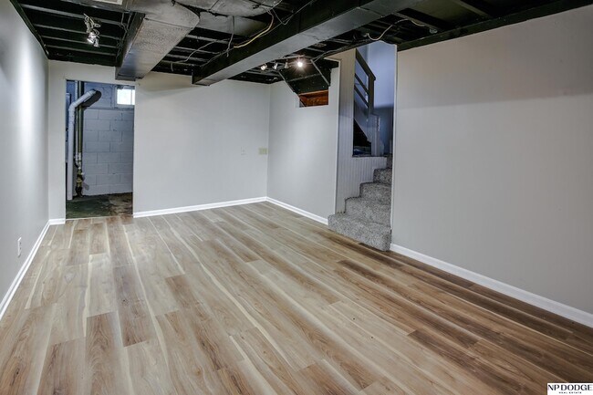 Building Photo - 5220 Mason St