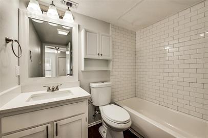 Building Photo - 115 Peachtree Ct