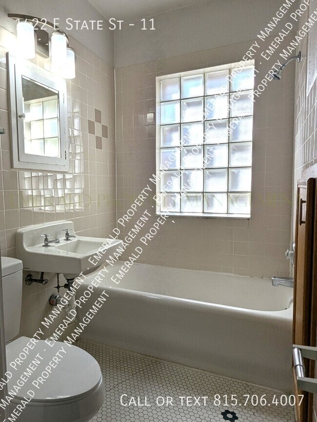 Building Photo - 1422 E State St