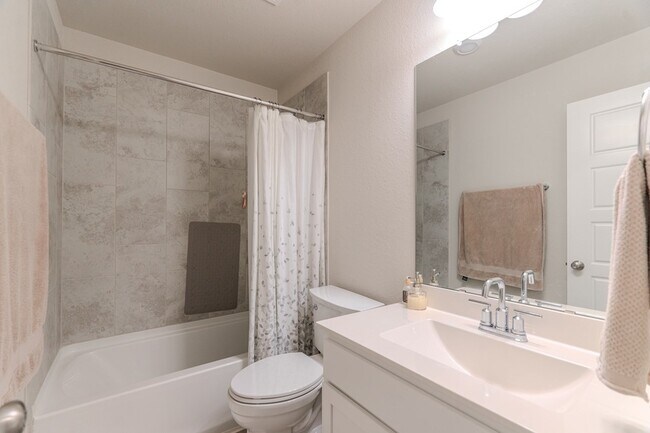 Building Photo - 22035 Juniper Crossing Dr