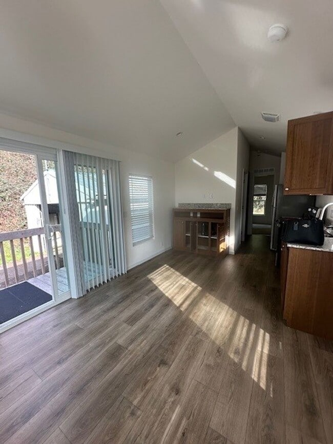 Building Photo - 16940 Ferry Creek Heights Rd