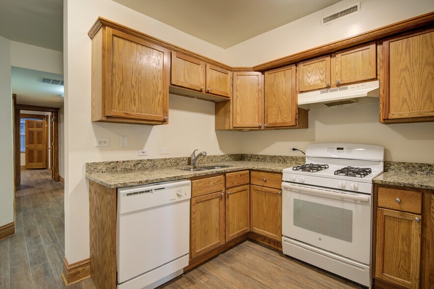 Building Photo - 1817 N Clybourn Ave