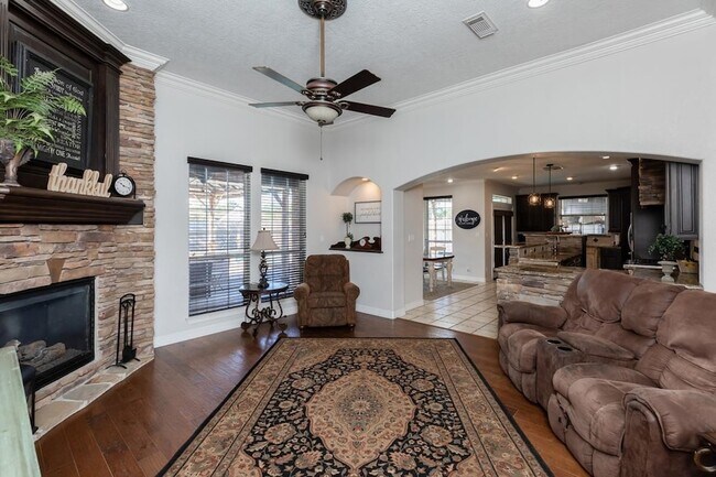 Building Photo - 665 Winchester Dr