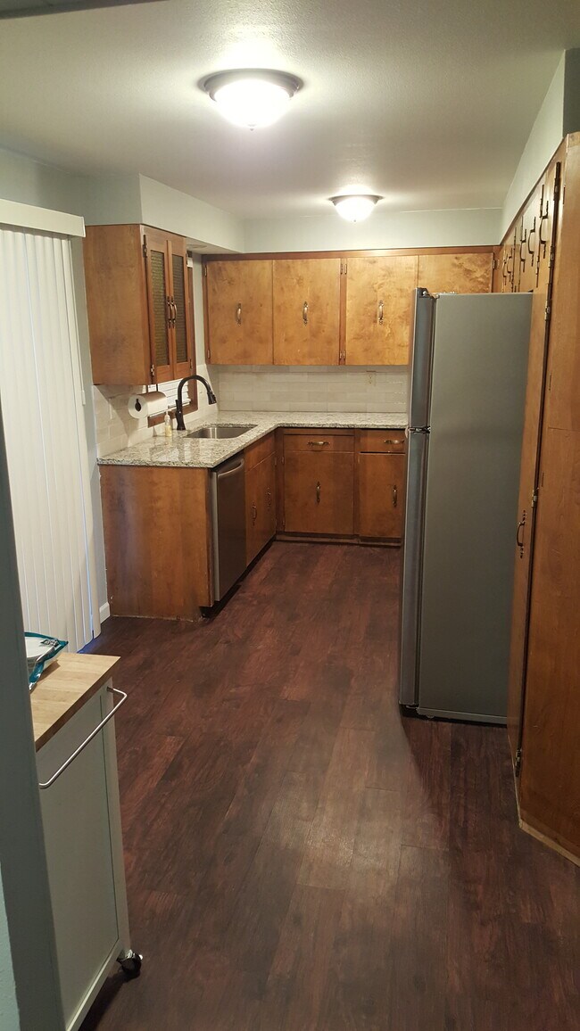 Building Photo - 13622 E 12th Ave