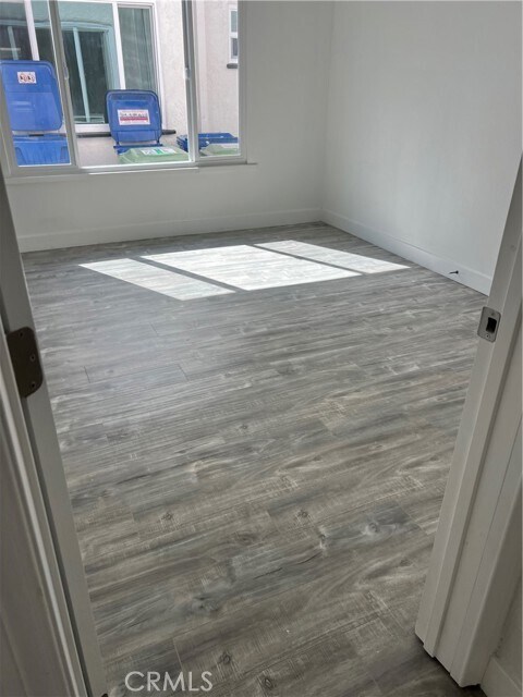 Building Photo - 6428 S Van Ness Ave