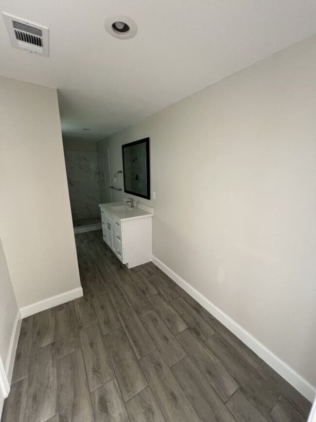 Building Photo - 10444 Browning Dr
