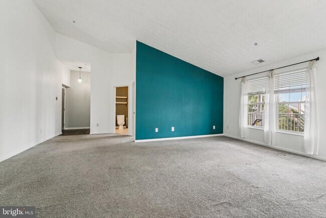Building Photo - 2444 Blue Spring Ct