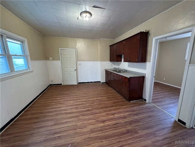 Building Photo - 540 Willett St