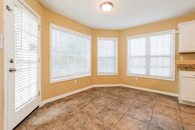 Building Photo - 198 Sawgrass Way