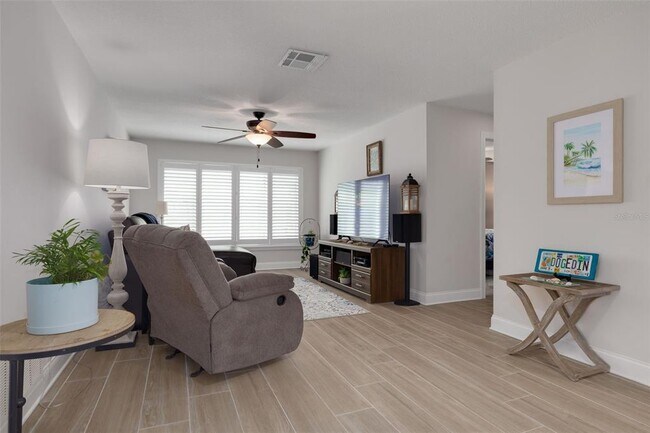 Building Photo - 1627 Dale Cir S
