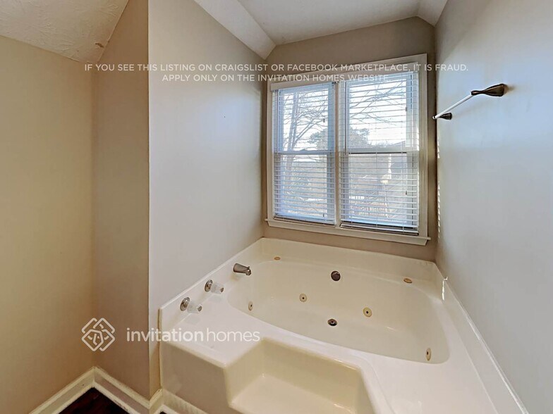 Building Photo - 936 Bass Ct N W