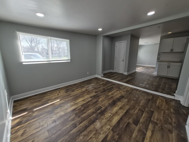 Building Photo - 3922 N Butler Ave