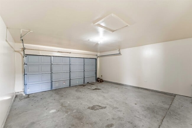 Building Photo - 11015 Shumard Oak Ct