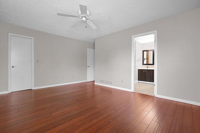 Building Photo - 7961 Pinehill Rd