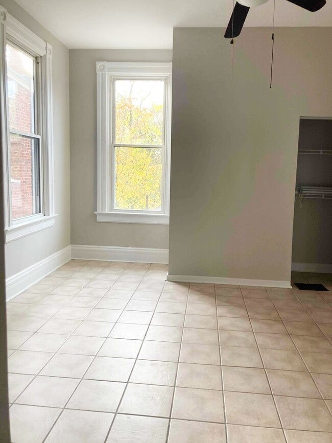 Building Photo - 3221 Bishop St