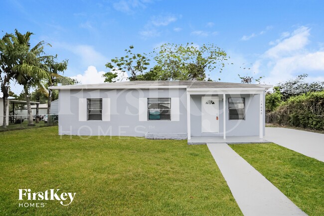 Building Photo - 14640 Tyler St
