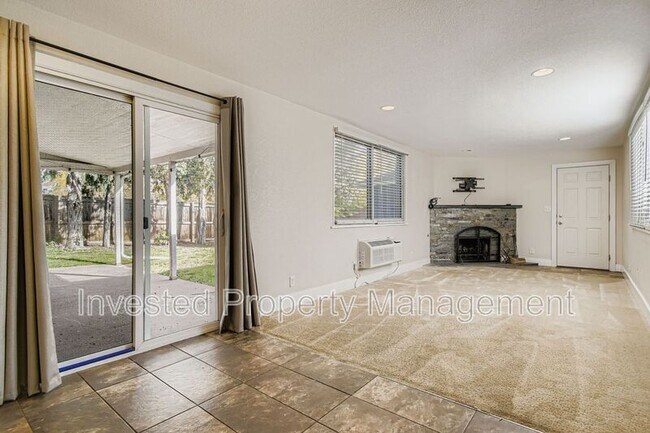 Building Photo - 2400 Pontiac St