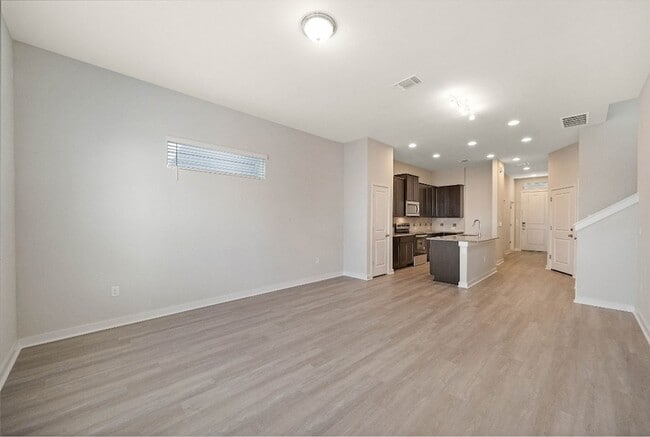 Building Photo - 15008 Forum Ave