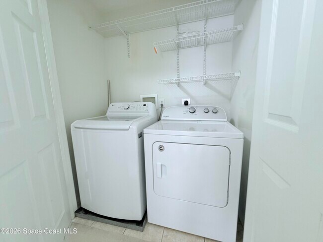 Building Photo - 812 Handsome Cab Ln