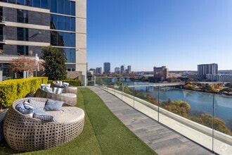 Building Photo - Northshore Austin