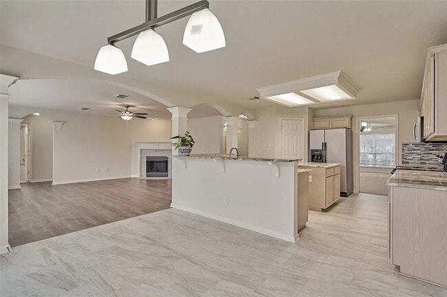 Building Photo - 511 Elm Ridge Dr