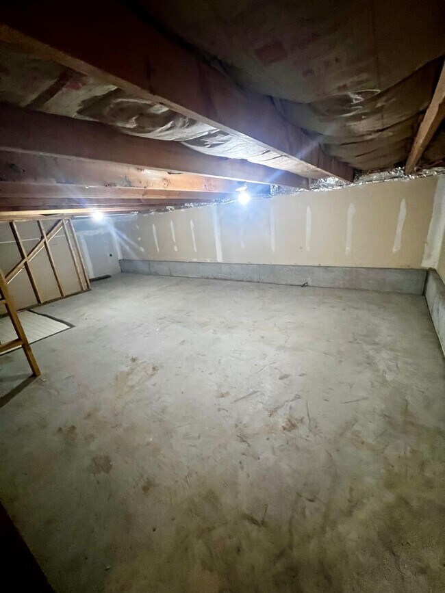 Building Photo - **** Application pending ****