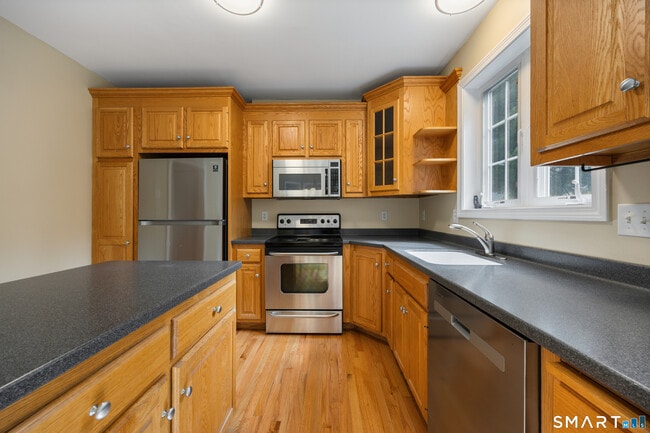 Building Photo - 32 Songbird Ln