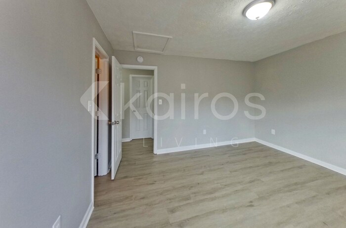 Building Photo - 185 Deer Pkwy