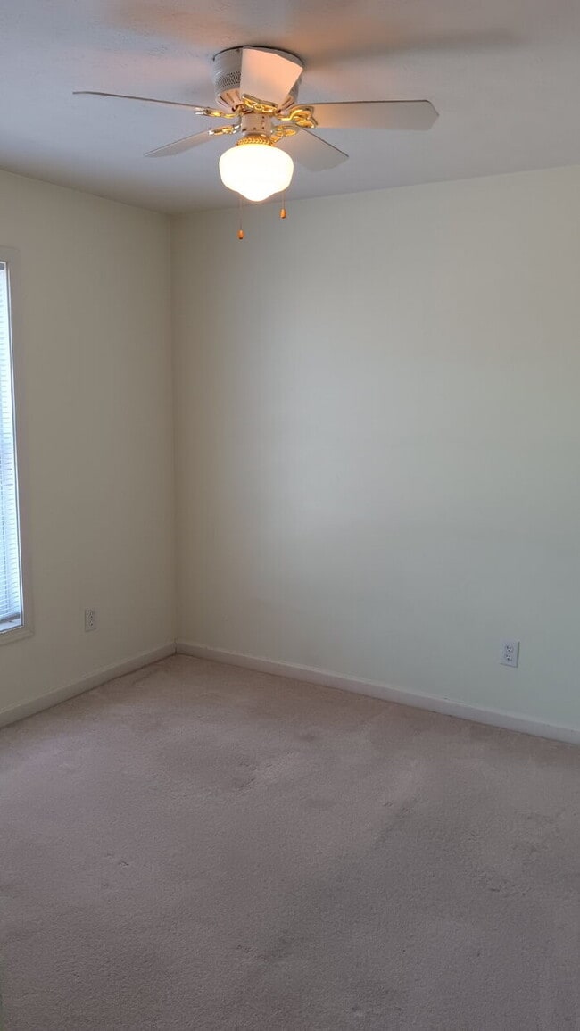 Building Photo - 3BR, 2.5BA end unit available August 1, 2025