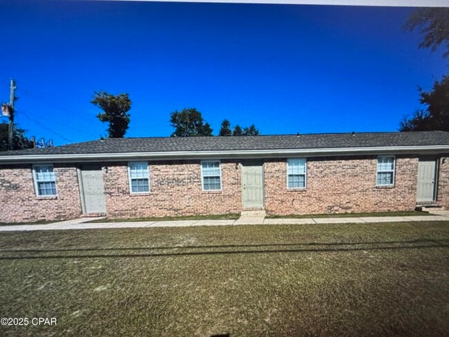 Building Photo - 1100 Frankford Ave