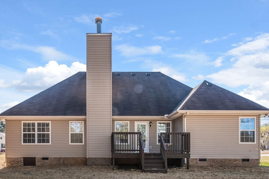 Building Photo - 220 Gatewood Dr