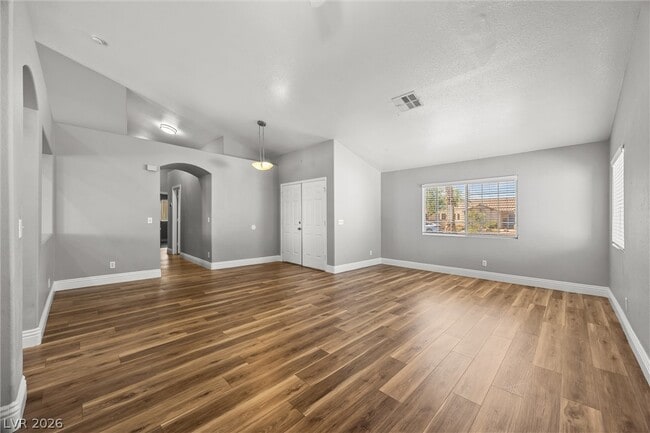 Building Photo - 328 Waterwheel Falls Dr