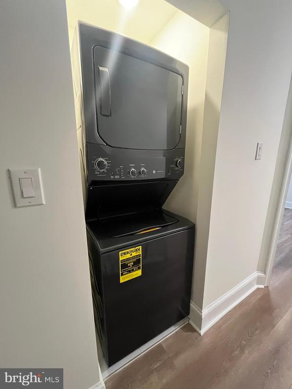 Building Photo - 5712 Cedar Ave