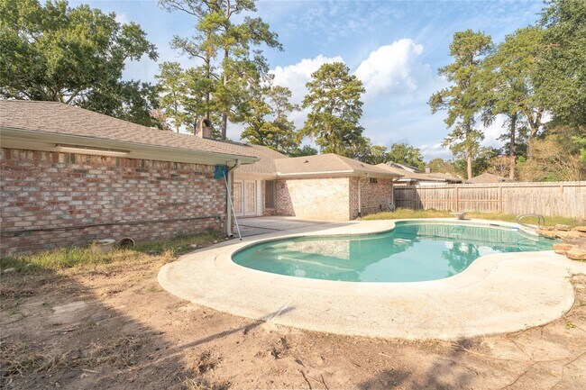 Building Photo - 12910 Shady Knoll Ln