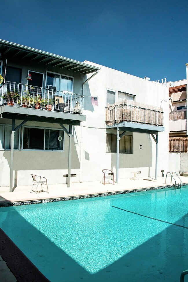 Building Photo - 4760 Kester Ave