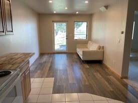Building Photo - 11 Buckskin Ct