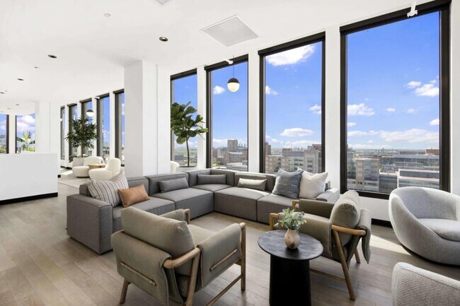 Building Photo - 0 bedroom in Chicago IL 60612