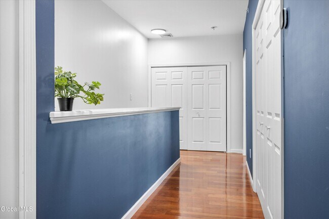 Building Photo - 401 Avalon Pl