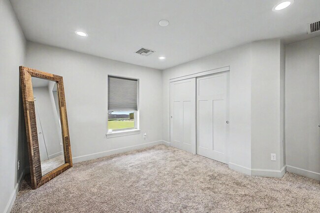 Building Photo - 3414 N 44th Pl