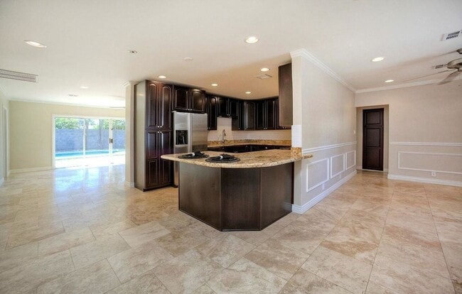 Building Photo - Spectacular North/Central 4Bed/2Ba Home!!