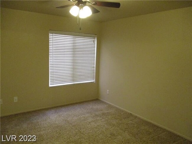 Building Photo - 350 S Durango Dr