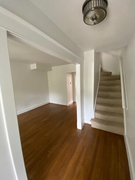 Building Photo - 112 N Peyton St