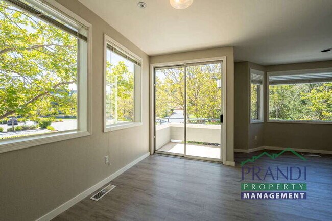 Building Photo - 1 Gable Ct
