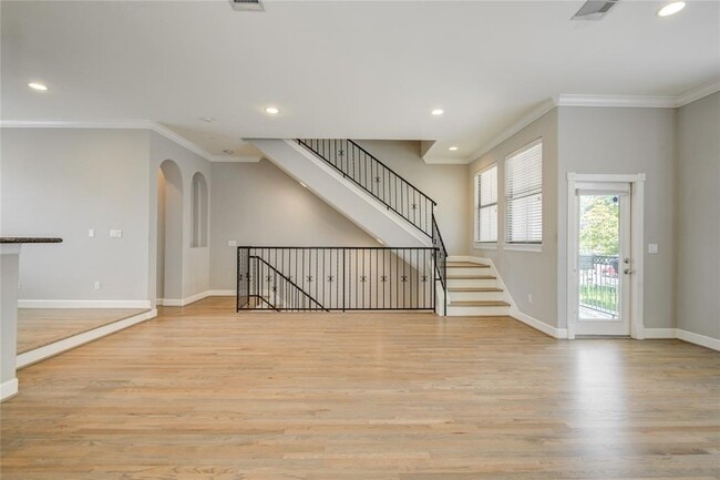 Building Photo - 5510 Blossom St