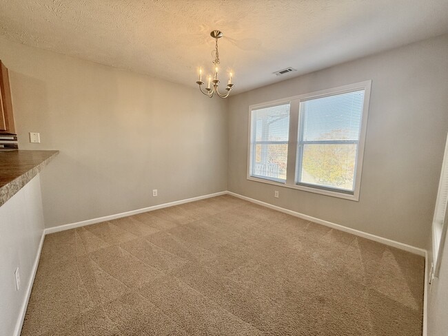 Building Photo - 1006 Brookhollow Dr