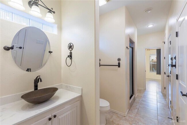 Building Photo - 16 N 39th St