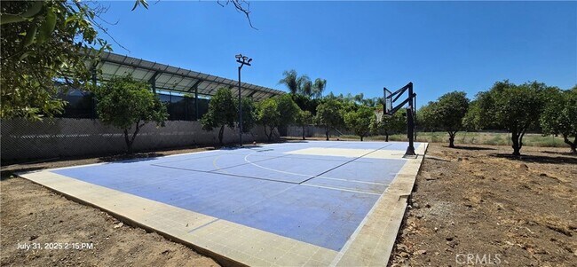 Building Photo - 3024 Sonrisa Dr