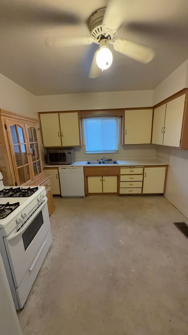 Building Photo - UNM LAW SCHOOL NORTH CAMPUS 3 Bedroom 2 Bath  with Garage