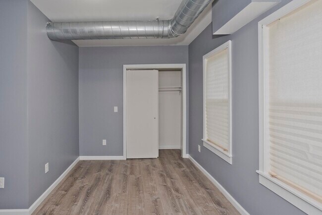 Building Photo - 27 Charbonneau Terrace